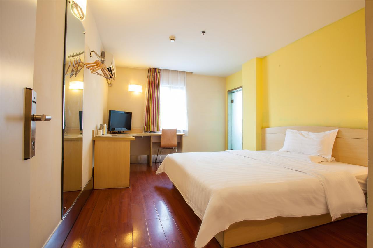 7Days Inn Qingdao Development Zone Jinshatan Room photo